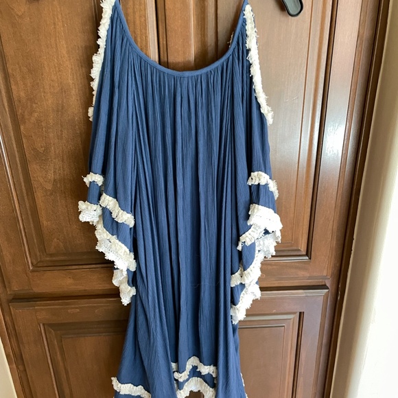 beautiful RAGA drop shoulder with detail fringe and tassels! - Picture 3 of 3